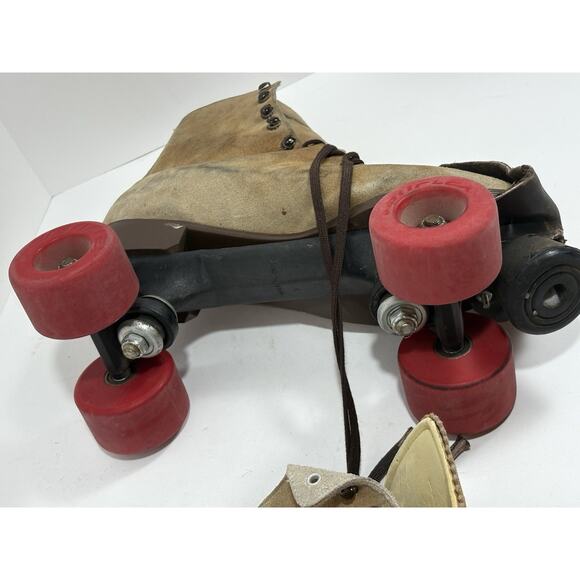 Vintage Variflex Brown Leather Suede Roller Skates Size 10 D 4 Wheels - Picture 10 of 14